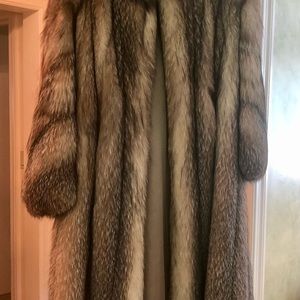 Crystal fox fur coat. Excellent condition